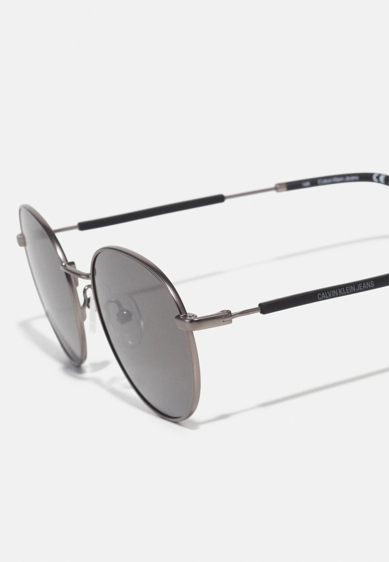 Calvin Klein Jeans Unisex - Zonnebril - Matte Gunmetal 3 Calvin Klein Jeans Unisex - Zonnebril - Matte Gunmetal - Afbeelding 3