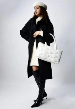 Carolyn - Handtas - Weiss 12 Carolyn - Handtas - Weiss -Kleding Discount Winkel 15784f4e7bcc4163be54e513aed0d0d8