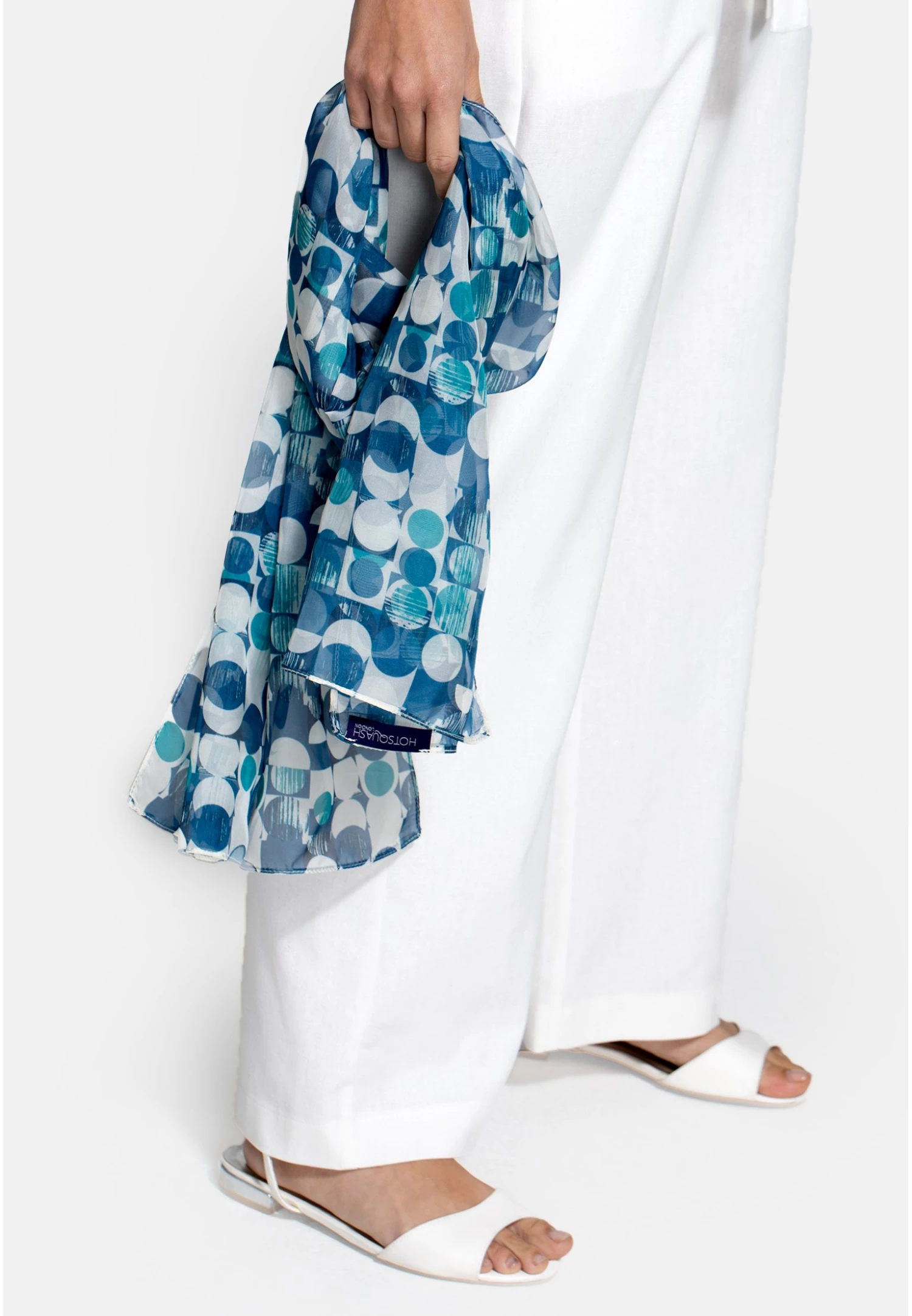 HotSquash Sjaal - Blue Circle Geo Print 1 HotSquash Sjaal - Blue Circle Geo Print