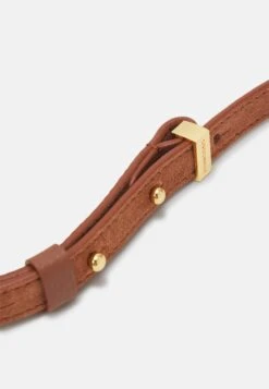 Coccinelle Beat Patch Sue - Schoudertas - Mirtil/Brul -Kleding Discount Winkel 2fd7ce6da8664150997cada1c744c0e4