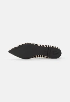 Pretty Ballerinas Jungla - Instappers - Nube Black -Kleding Discount Winkel 31032a4be1f1406e88bf7331f3e9c08a