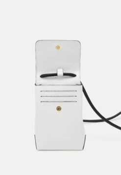 MOSCHINO Shoulder Bag - Telefoonhoesje - Fantasy White -Kleding Discount Winkel 3599c91aee9a43e4b98bc38e8cb534d3