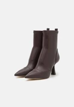 MICHAEL Michael Kors Clara- Korte Laarzen - Chocolate -Kleding Discount Winkel 3dad92c16d2f4209a1527034509d73ff