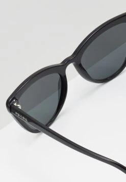 Prada Catwalk - Zonnebril - Black -Kleding Discount Winkel 5e5a24d8ec2142f69bbd64e8a06d1b63