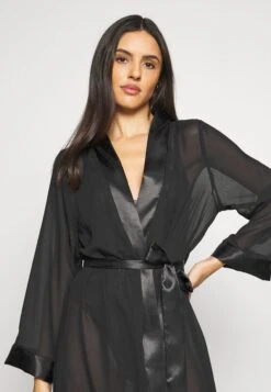 BLUEBELLA Marcella Long Kimono - Badjas - Black 9 BLUEBELLA Marcella Long Kimono - Badjas - Black -Kleding Discount Winkel 73e05efae48f4621a7b425da96063377