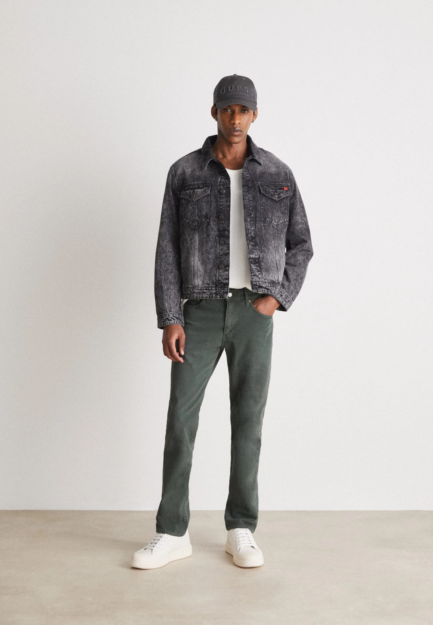 Guess Baseball Unisex - Pet - Grau 3 Guess Baseball Unisex - Pet - Grau - Afbeelding 3