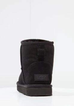 Ugg Classic Mini - Korte Laarzen - Black -Kleding Discount Winkel 7c7e7382554e433aae7c9c33349d0382