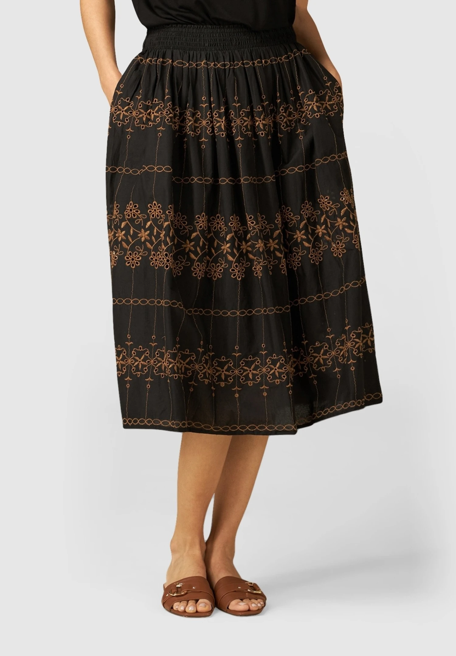 Lunga Ricamata - A-Lijn Rok - Nero 1 Lunga Ricamata - A-Lijn Rok - Nero