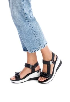 Xti Sandalen Met Sleehak - Black