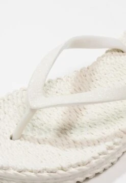 ILSE JACOBSEN Cheerful - Teenslippers - Creme -Kleding Discount Winkel a8e14b7c14054beb8cd3c49816e2645c