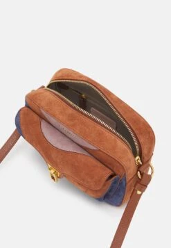 Coccinelle Beat Patch Sue - Schoudertas - Mirtil/Brul -Kleding Discount Winkel d36d835a8d9140f484e0fd01c133484f