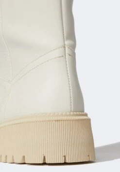 DeFacto Laarzen - Ecru -Kleding Discount Winkel dea06bf3f9a84440bf67a566e1d6b0f1