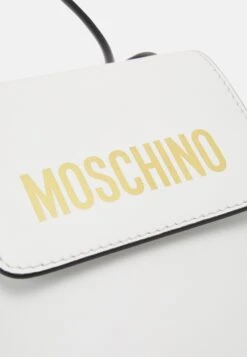 MOSCHINO Shoulder Bag - Telefoonhoesje - Fantasy White -Kleding Discount Winkel e7088e501117406bb6ef199fdf49f0f2
