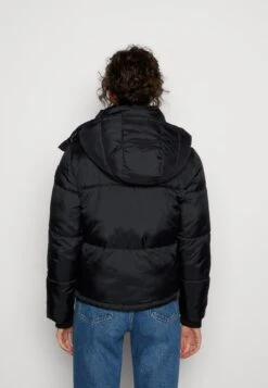 TOM TAILOR Denim Hooded Arctic Puffer Jacket - Winterjas - Deep Black -Kleding Discount Winkel f2a378375615458cbb444c9490fd6574