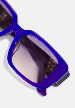 Guess Zonnebril - Shiny Violet/Gradient Violet -Kleding Discount Winkel f88075e5218e4cbd959bee06911759ea
