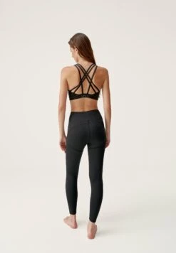 Born Living Yoga Indi - Sport-Bh Met Light Support - Black -Kleding Discount Winkel 2b7703464098487ea792ca83a440435e