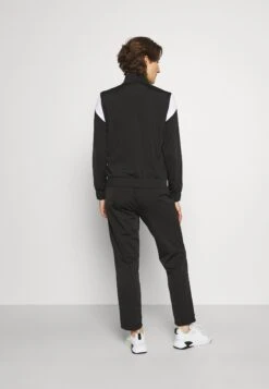 Puma Classic Tricot Suit - Trainingspak - Black 8 Puma Classic Tricot Suit - Trainingspak - Black -Kleding Discount Winkel 410b145b6526462b95b0e430a0f35728