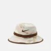 Nike Performance Apex Bucket Camo Unisex - Hoed - Coconut Milk/Cacao Wow/Black