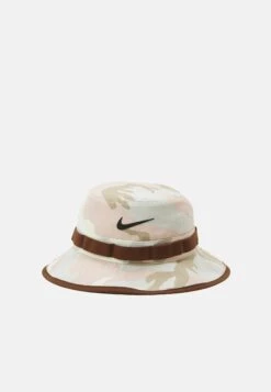 Nike Performance Apex Bucket Camo Unisex - Hoed - Coconut Milk/Cacao Wow/Black